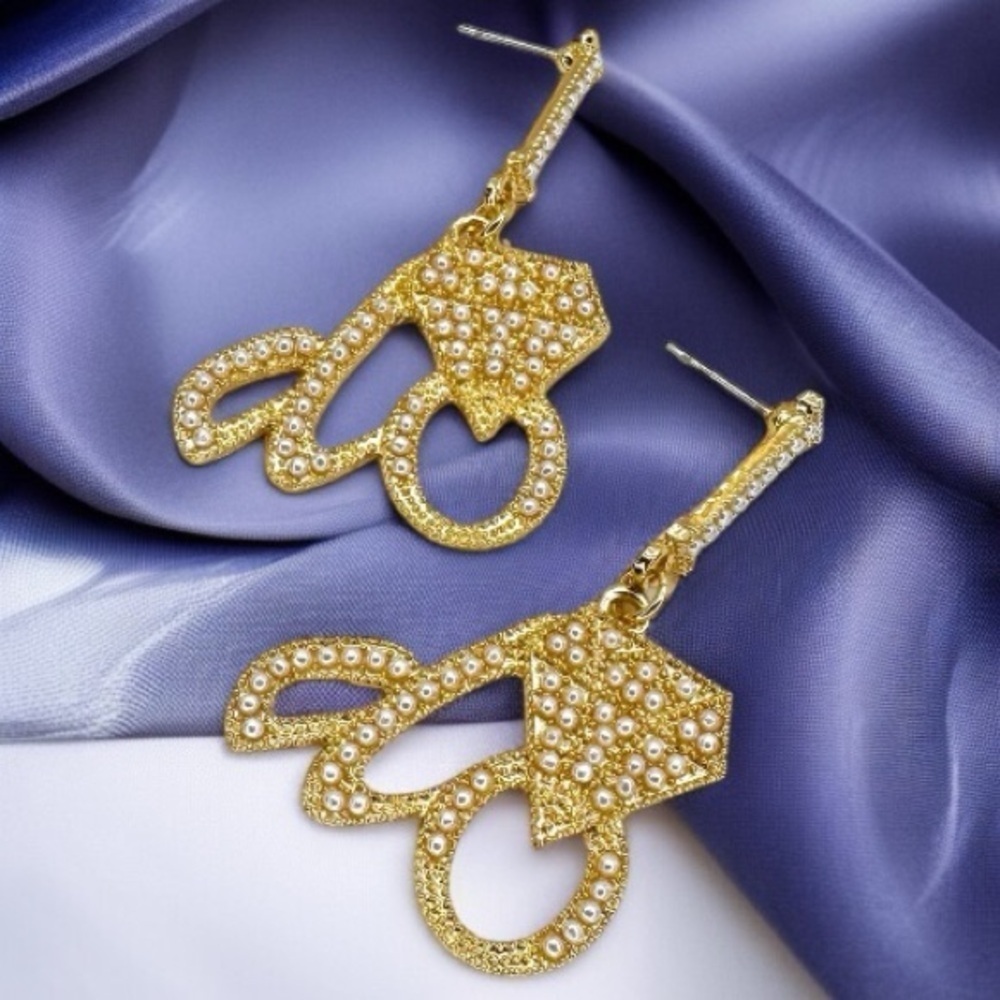 Sparkle & Shine with Our "I Do" Dangle Earrings 💍 NWT Bridal Accessories - Picture 1 of 6